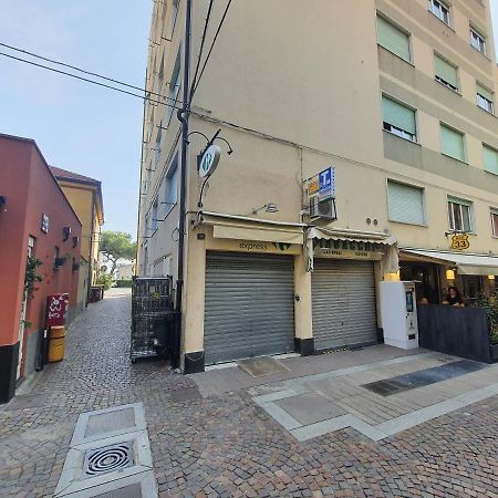 Appartamento In Centro A 30M Dal Mare Spotorno Exterior photo