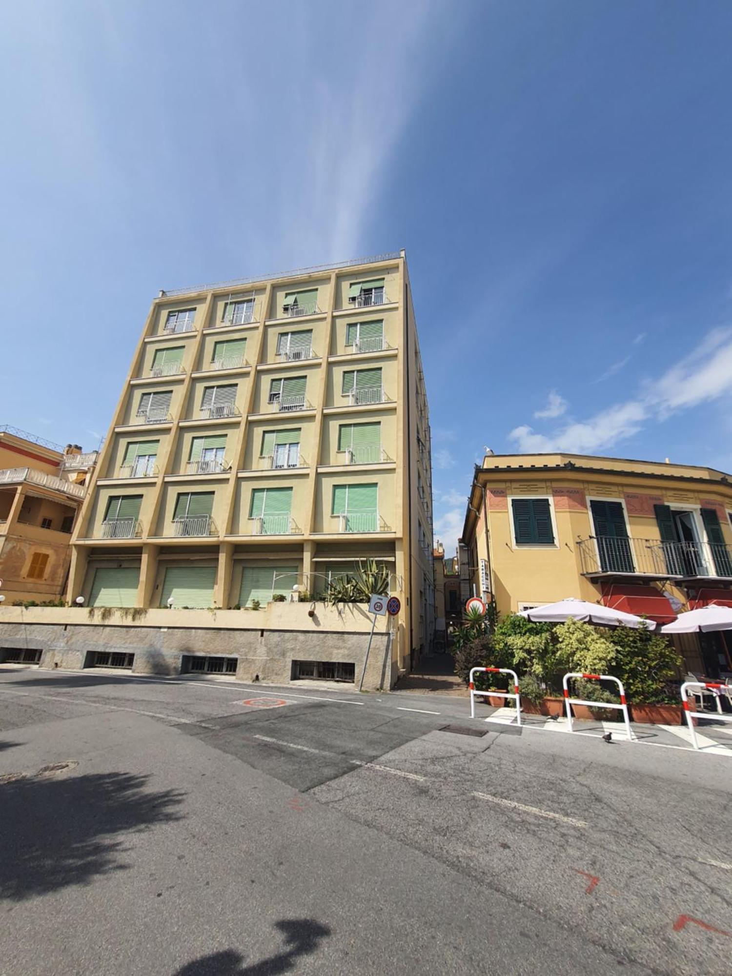 Appartamento In Centro A 30M Dal Mare Spotorno Exterior photo